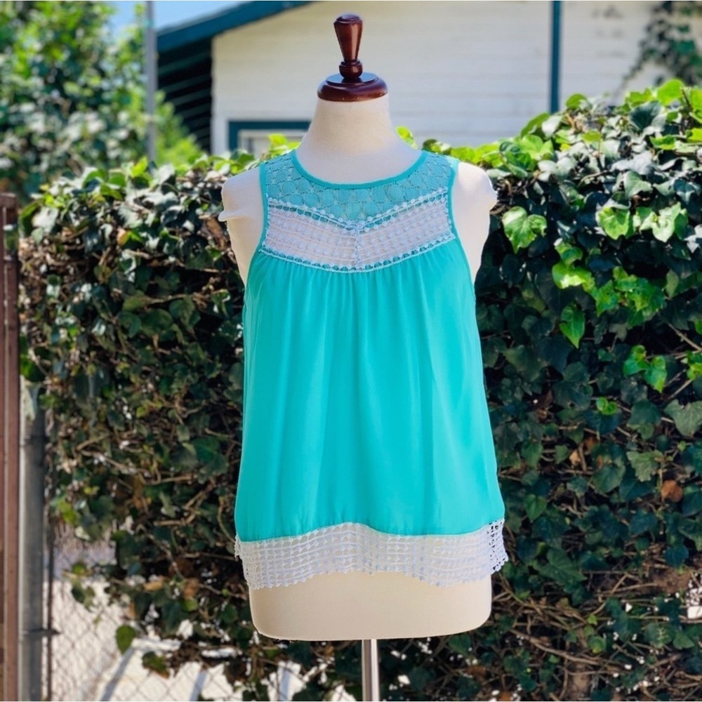 Papaya Women Green Sleeveless Mesh Details‎ Summer Relaxed Fit Blouse Size Small